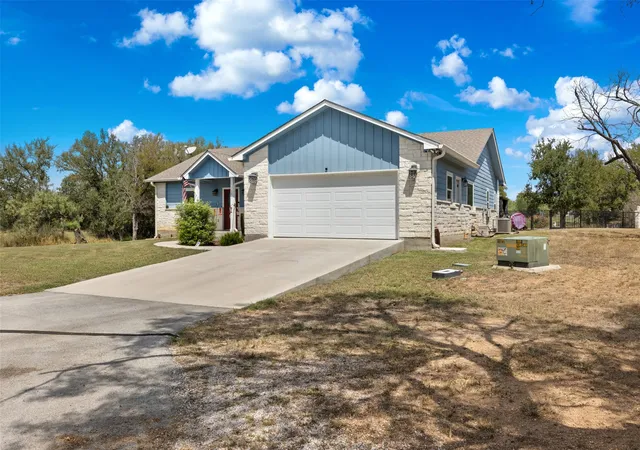 Photo 3 of Single family home for sale at 141 Eagle Point Cvs, Kingsland, TX 78639 | MLS# 21063876 | Listing updated on 2026-09-30