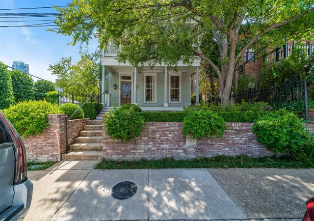 Homes for sale in Dallas, TX | 2315 Routh St, Dallas, TX 75201 | MLS# 21040854