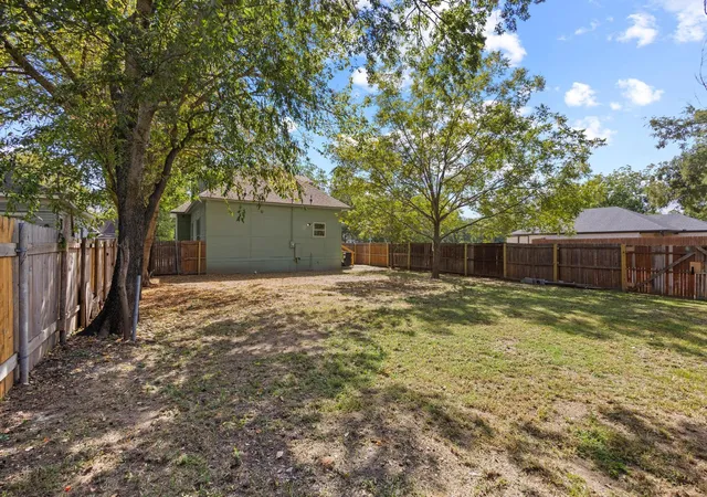 Homes for sale in Denison, TX | 831 W Owing St, Denison, TX 75020 | MLS# 21064869