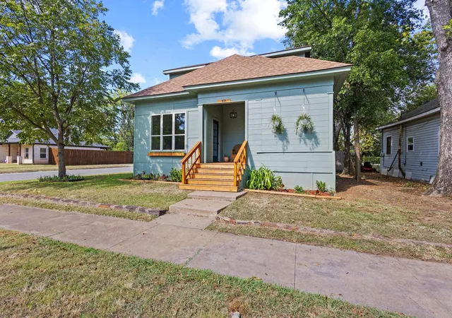 Homes for sale in Denison, TX | 831 W Owing St, Denison, TX 75020 | MLS# 21064869