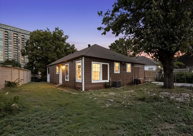 Photo 2 of Multi family home for sale at 5020 Pershing St, Dallas, TX 75206 | MLS# 21061033 | Listing updated on 2026-08-22