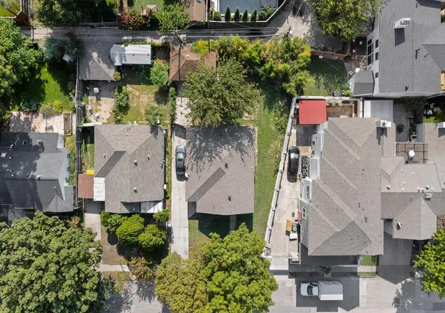 Photo 3 of Multi family home for sale at 5020 Pershing St, Dallas, TX 75206 | MLS# 21061033 | Listing updated on 2026-08-22