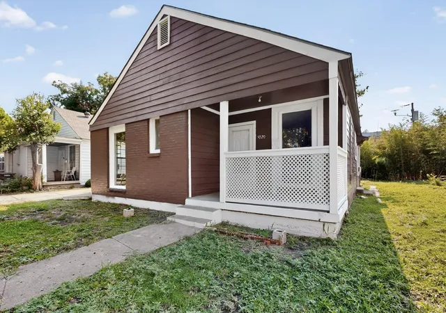 Photo 3 of House for sale at 5020 Pershing St, Dallas, TX 75206 | MLS# 21061033 | Listing updated on 2026-08-22