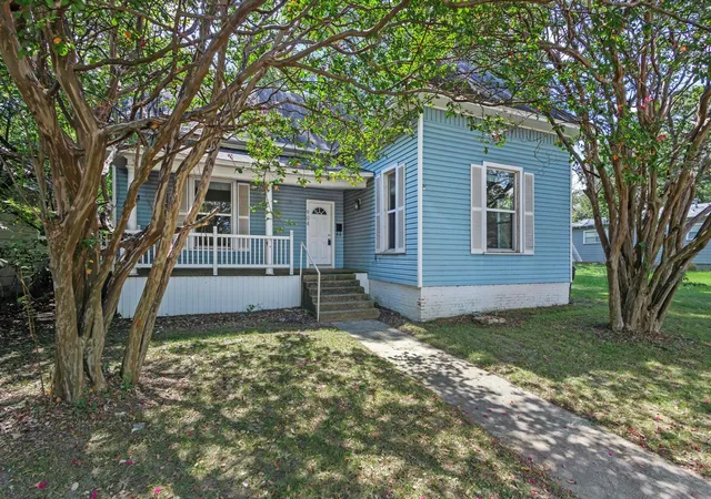Homes for sale in Denison, TX | 904 W Shepherd, Denison, TX 75020 | MLS# 21063685