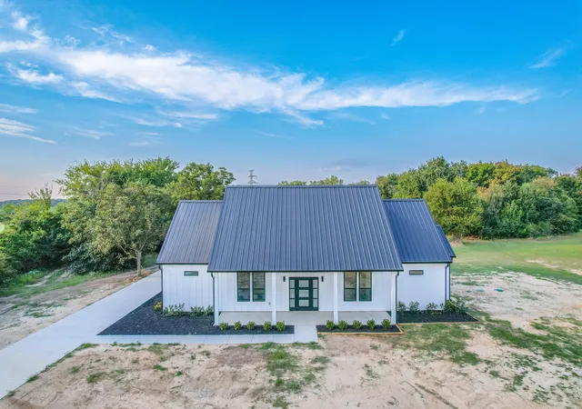 Homes for sale in Malakoff, TX | 212 Country Lane, Malakoff, TX 75148 | MLS# 21065049