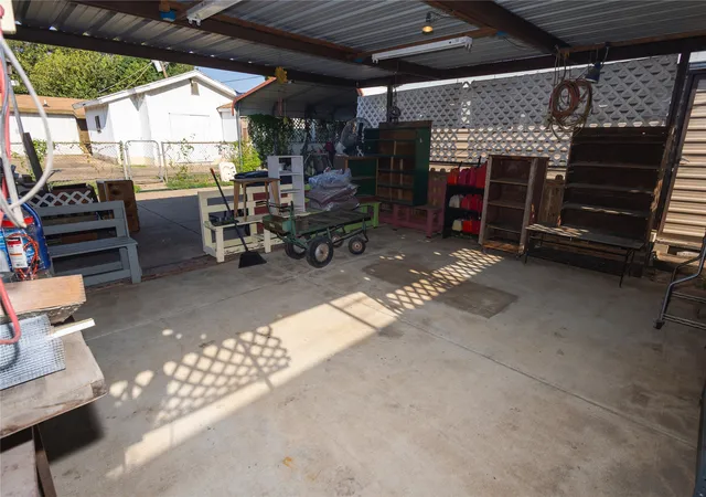 5th image of 809 Lomo St, Fort Worth, TX 76110 | MLS# 21059078