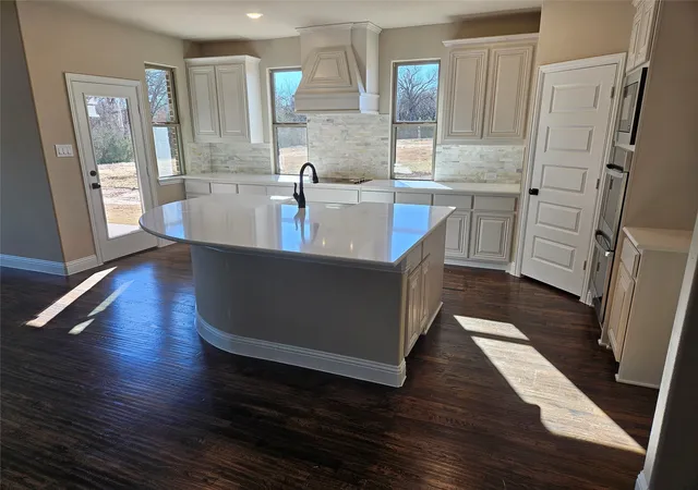 Photo 3 of Sale Pending at 388 Willie'S, Whitesboro, TX 76273 | MLS# 21065900 | Listing updated on 2026-08-29