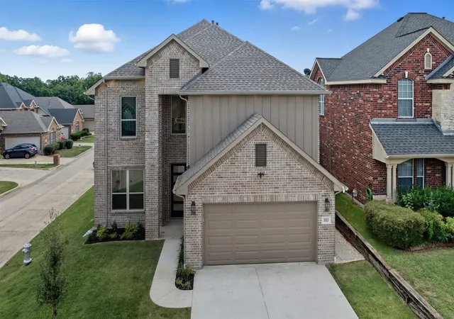 Photo 2 of Sale Pending at 3003 Oak Bourne Dr, Arlington, TX 76016 | MLS# 21065779 | Listing updated on 2026-08-22