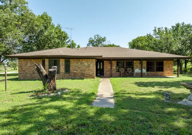 Homes for sale in Robinson, TX | 821 E Stegall Rd, Robinson, TX 76706 | MLS# 21065250