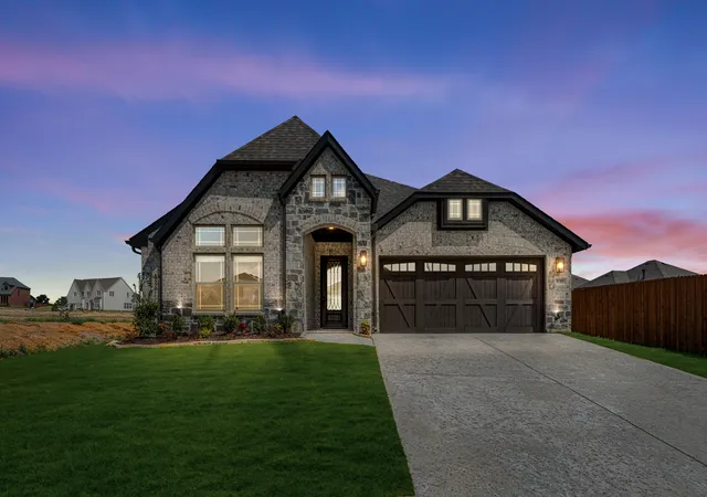 Photo 2 of Sale Pending at 130 Kingfisher Ln, Aledo, TX 76008 | MLS# 21058886 | Listing updated on 2026-08-19