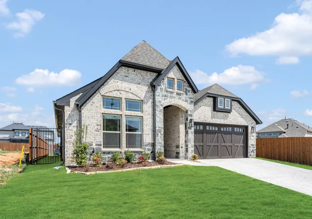 Photo 3 of Sale Pending at 130 Kingfisher Ln, Aledo, TX 76008 | MLS# 21058886 | Listing updated on 2026-08-19