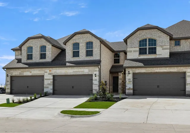 Photo 1 of Townhouse for sale at 672 Sandiford, Mansfield, TX 76063 | MLS# 21068902 | Listing updated on 2026-10-02