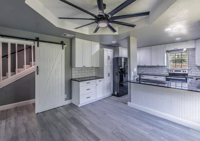 Photo 4 of Single family home for sale at 768 Elmwood Dr, Woodway, TX 76712 | MLS# 21067774 | Listing updated on 2026-08-29