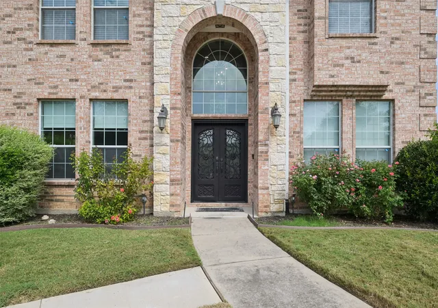 Photo 3 of Single family home for sale at 1321 Shell Beach Dr, Little Elm, TX 75068 | MLS# 21061301 | Listing updated on 2026-08-30