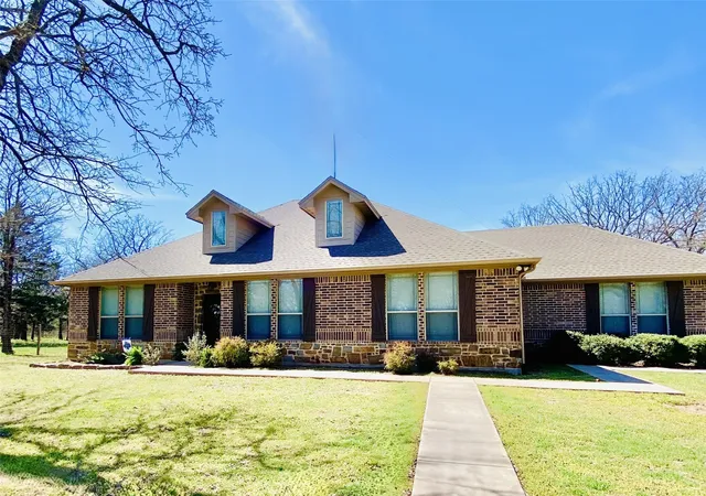 Homes for sale in Bowie, TX | 2801 Fm 1816, Bowie, TX 76230 | MLS# 21070008