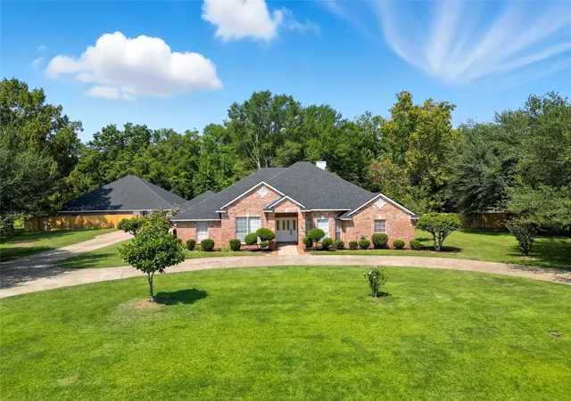 1st image of 107 Lakewood Point Dr, Bossier City, LA 71111 | MLS# 21067627