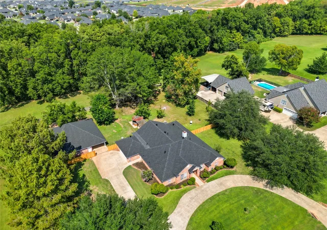 2nd image of 107 Lakewood Point Dr, Bossier City, LA 71111 | MLS# 21067627