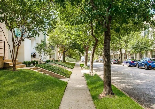 Listing Photo 4 - Condo for sale in building located at 4134 Travis St, Dallas, TX 75204 - Unit #11