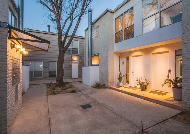Listing Photo 5 - Condo for sale in building located at 4134 Travis St, Dallas, TX 75204 - Unit #11