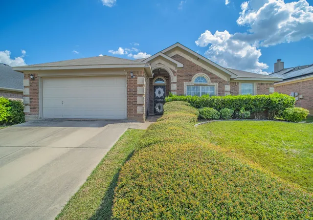 Photo 1 of Single family home for sale at 1634 Powder Horn Ln, Arlington, TX 76018 | MLS# 21071168 | Listing updated on 2026-08-22