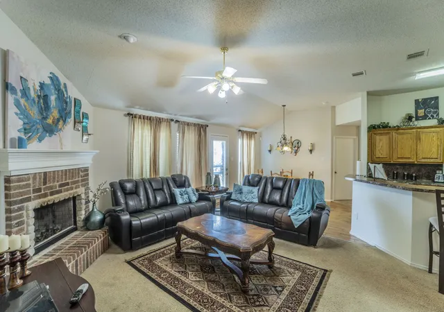 Photo 3 of Single family home for sale at 1634 Powder Horn Ln, Arlington, TX 76018 | MLS# 21071168 | Listing updated on 2026-08-22