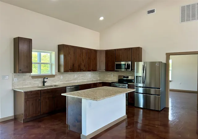 Photo 4 of Single family home for sale at 231 Hcr 1206, Blum, TX 76627 | MLS# 21071046 | Listing updated on 2026-08-22