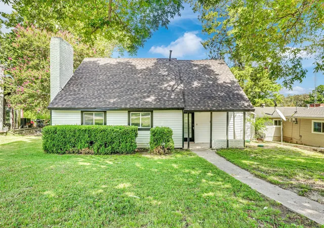 Photo 1 of Sale Pending at 10525 Post Oak Bnd, Wills Point, TX 75169 | MLS# 21071618 | Listing updated on 2026-08-25