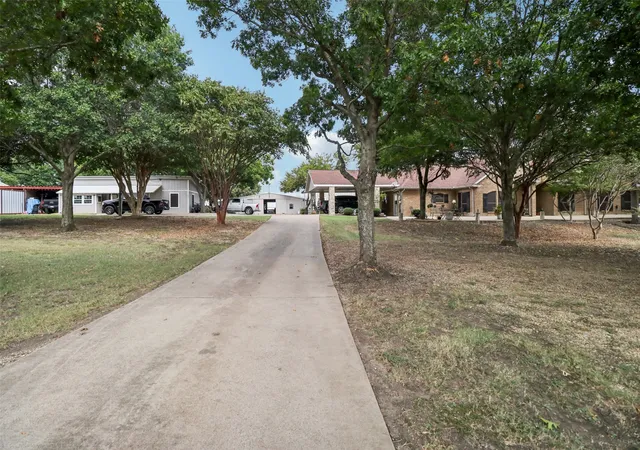 Photo 3 of Single family home for sale at 4209 Fm 813, Waxahachie, TX 75165 | MLS# 21071842 | Listing updated on 2026-08-22