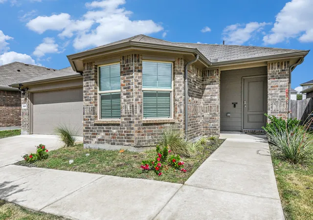 Photo 2 of Single family home for sale at 2920 Manu St, Fort Worth, TX 76123 | MLS# 21071912 | Listing updated on 2026-08-22