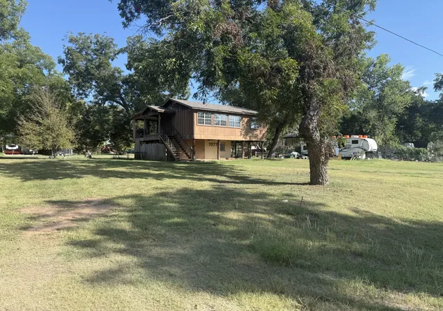 Photo 2 of Single family home for sale at 7077 Cherokee Trl, Weatherford, TX 76087 | MLS# 21066535 | Listing updated on 2026-08-22