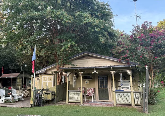 Photo 2 of Single family home for sale at 412 S Birch, Van, TX 75790 | MLS# 21066117 | Listing updated on 2026-08-22