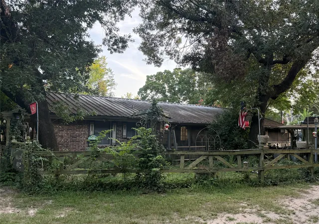 Photo 3 of Single family home for sale at 412 S Birch, Van, TX 75790 | MLS# 21066117 | Listing updated on 2026-08-22