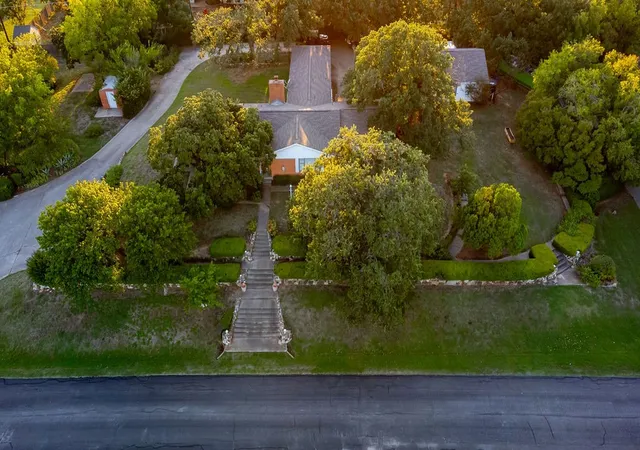 Photo 2 of Single family home for sale at 1604 N Haven Dr, Denton, TX 76210 | MLS# 21070532 | Listing updated on 2026-08-28