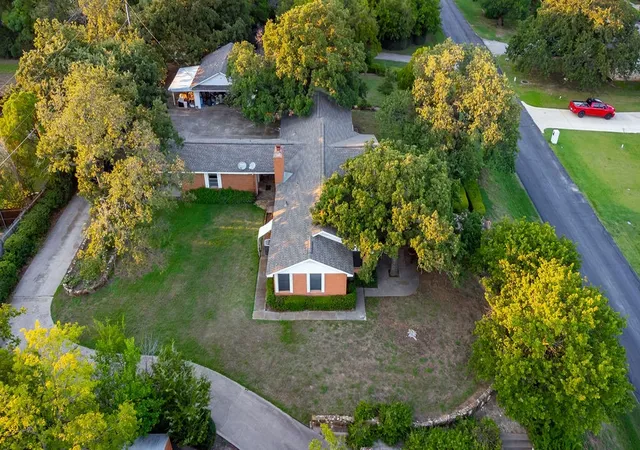 Photo 4 of Single family home for sale at 1604 N Haven Dr, Denton, TX 76210 | MLS# 21070532 | Listing updated on 2026-09-30