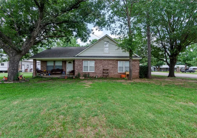 Homes for sale in Paradise, TX | 102 N Mesquite St, Paradise, TX 76073 | MLS# 21072318