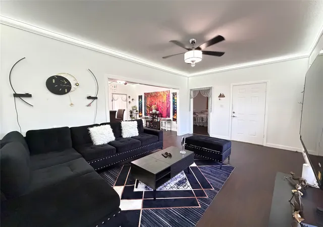 Photo 2 of Single family home for sale at 801 W Walker St, Denison, TX 75020 | MLS# 21072513 | Listing updated on 2026-09-28