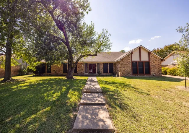 Homes for sale in Woodway, TX | 640 Ivy Ann Dr, Woodway, TX 76712 | MLS# 21072538