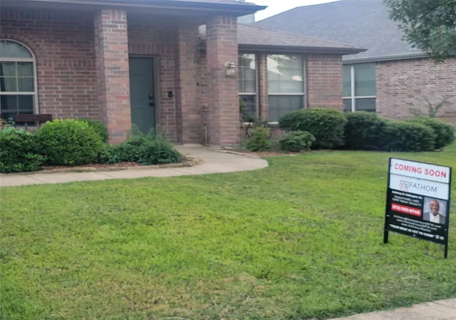 Photo 2 of Single family home for sale at 2007 Eagle Lake Dr, Forney, TX 75126 | MLS# 21072243 | Listing updated on 2026-10-02