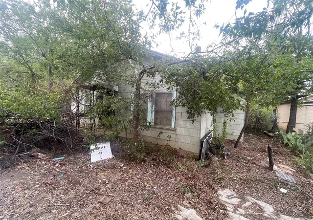 Photo 1 of Single family home for sale at 210 & 212 W 2nd St, Breckenridge, TX 76424 | MLS# 21073315 | Listing updated on 2026-08-22