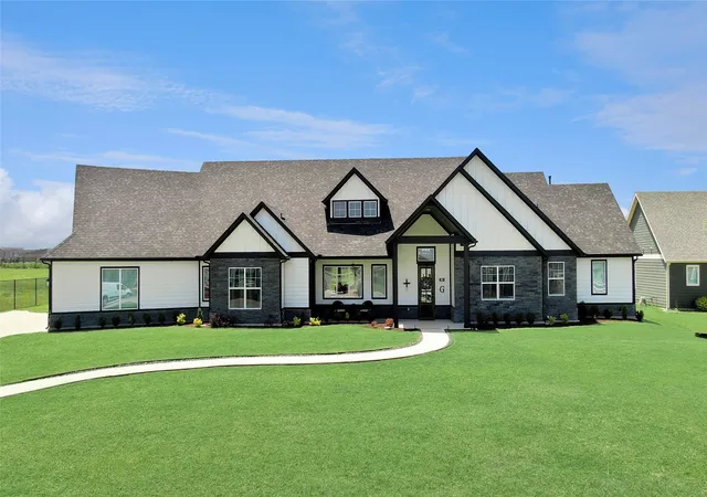 Photo 1 of Single family home for sale at 801 Lexington Ln, Nevada, TX 75173 | MLS# 21073519 | Listing updated on 2026-08-03