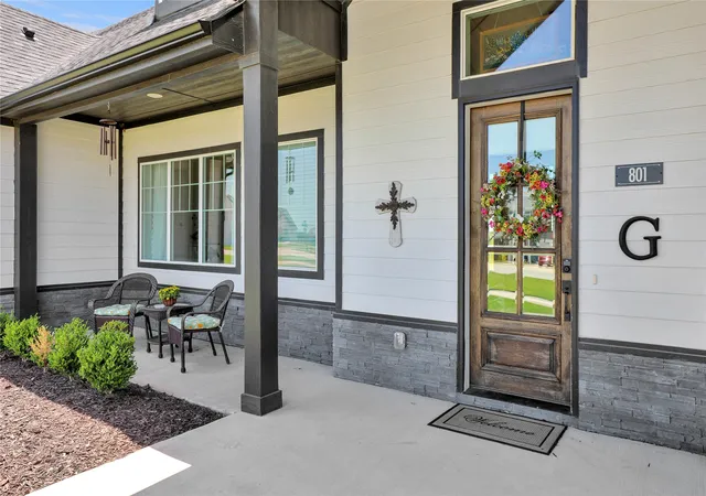 Photo 3 of Single family home for sale at 801 Lexington Ln, Nevada, TX 75173 | MLS# 21073519 | Listing updated on 2026-08-03