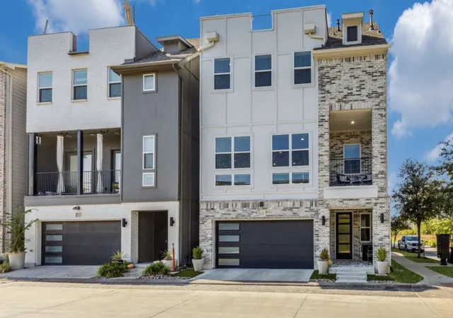 Photo 1 of Sale Pending at 2649 La Altura Ln, Dallas, TX 75212 | MLS# 21070976 | Listing updated on 2026-07-06