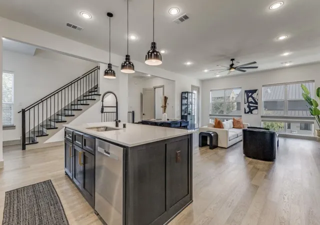 Photo 3 of Sale Pending at 2649 La Altura Ln, Dallas, TX 75212 | MLS# 21070976 | Listing updated on 2026-07-06