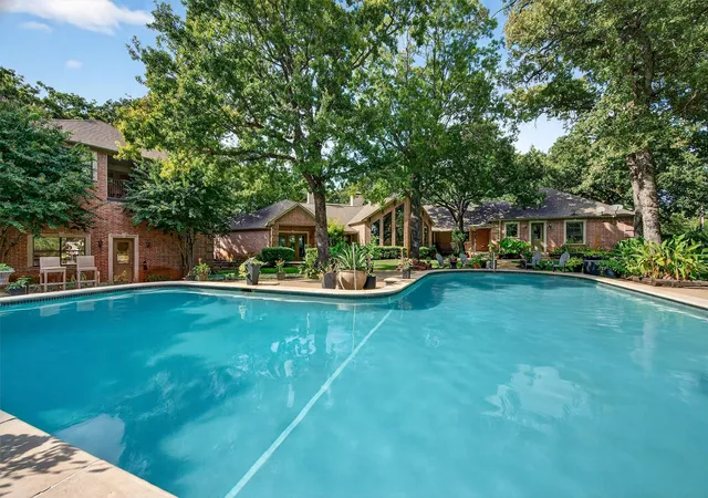 Homes for sale in Pottsboro, TX | 215 Hiland Acres Cir, Pottsboro, TX 75076 | MLS# 21067939