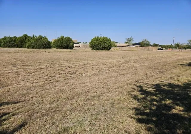 Photo 4 of Land for sale at 1000 S Joe Wilson Rd, Cedar Hill, TX 75104 | MLS# 21072286 | Listing updated on 2026-09-22