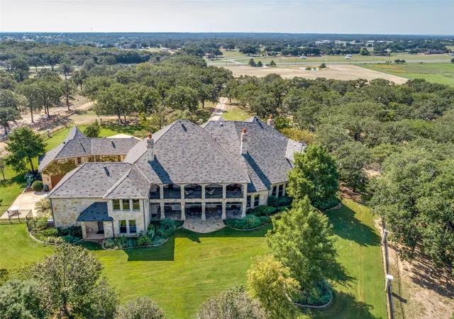 Photo 2 of Mansion for sale at 8901 Fm 455 E, Pilot Point, TX 76258 | MLS# 21067034 | Listing updated on 2026-08-22