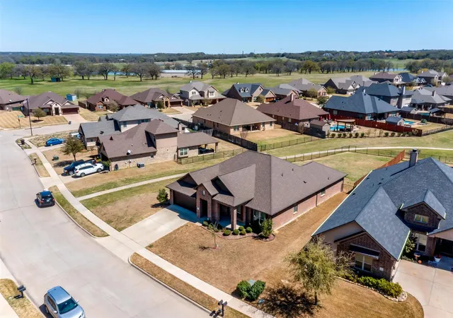 Photo 4 of Single family home for sale at 1023 Saint Andrews Dr, Burleson, TX 76028 | MLS# 21075193 | Listing updated on 2026-09-26