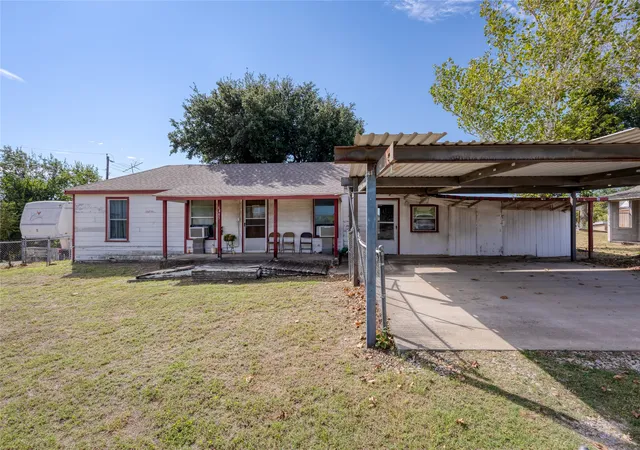 Photo 3 of Multi family home for sale at 6473 W Hwy 199, Springtown, TX 76082 | MLS# 21075214 | Listing updated on 2026-09-18