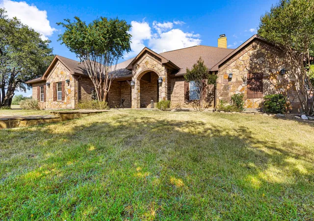 Homes for sale in China Spring, TX | 1865 Austin Hines Dr, China Spring, TX 76633 | MLS# 21075228