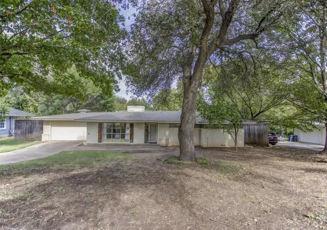 Photo 3 of Single family home for sale at 3465 Wellington Rd, Fort Worth, TX 76116 | MLS# 21073844 | Listing updated on 2026-08-22